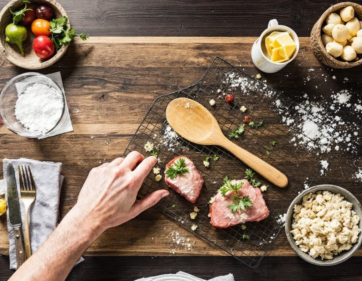 Guide Pratique : Élaborer un Plan de Travail en Résine pour Votre Cuisine